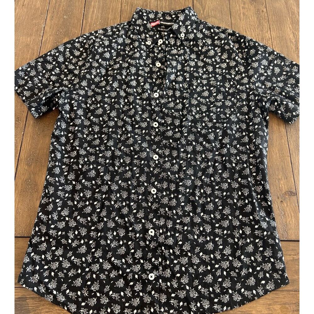 MARVEL Shirt Small Short Sleeve Slim Fit Mens Button Up Black White Print